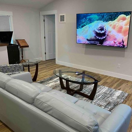 Villa Modern 2Br 2Ba With King Bed-Fast Wi-Fi 75 Inch Oled Tv Wilmington Esterno foto
